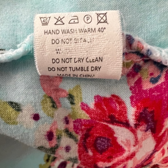 🌟 5 for $20 Gorgeous Floral Robe - Picture 5 of 6